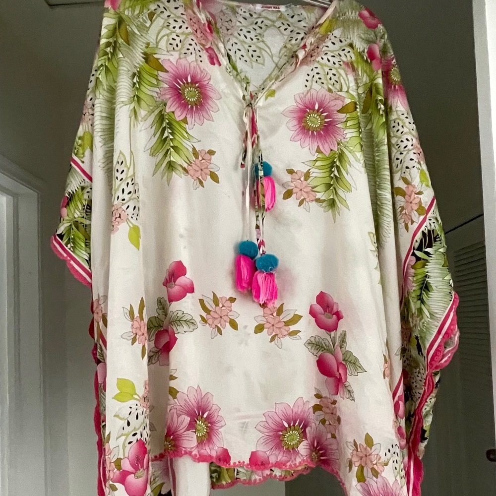 Johnny Was NWOT 100% SILK PANCHO with Tassels and Scalloped Edging O/S